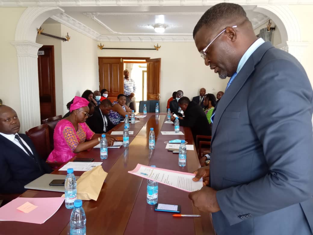 Research Officer, Mr. Nelson Ndi welcomes guests to the Office of the P-I-C